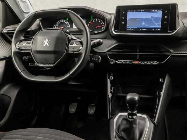 Peugeot 2008 1.2 PureTech Sport (APPLE CARPLAY, GROOT NAVI, GETINT GLAS, LED KOPLAMPEN, CLIMATE, SPORTSTOELEN, PARKEERSENSOREN, CRUISE, NIEUWSTAAT)