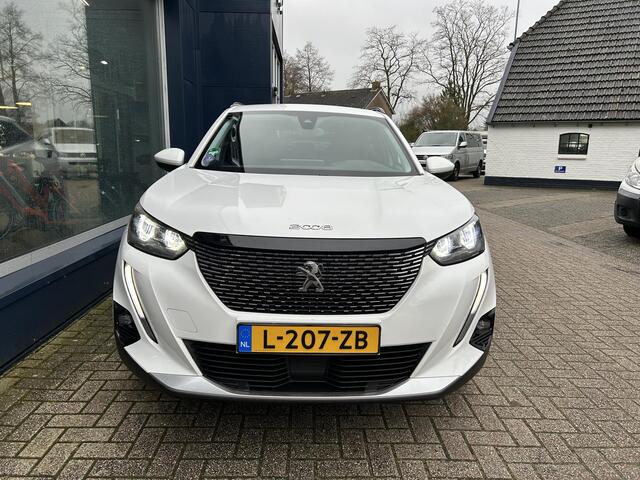 Peugeot 2008 1.2 Turbo 100 PK Allure Pack | Vaste Trekhaak 1200KG | Navigatie | Keyless Start | Lichtmetaal | Camera | Parkeersensoren Achter | Cruise Control | Climate control | LED Dagrijverlichting