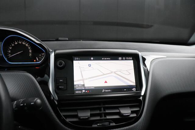 Peugeot 2008 1.2 PureTech Allure | PANODAK | TREKHAAK | CAMERA | NAVI | CRUISE |