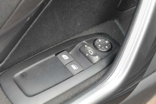 Peugeot 2008 1.2 PureTech Active//AUTOMAAT!!