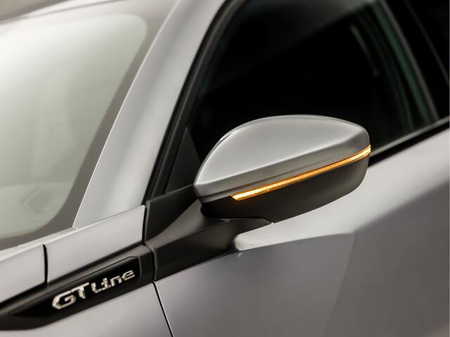 Peugeot 2008 1.2 PureTech GT-Line Automaat (APPLE CARPLAY, GROOT NAVI, 360 CAMERA, ZWART HEMEL, SPORTSTOELEN, LEDER, CRUISE, GETINT GLAS, NIEUWSTAAT)