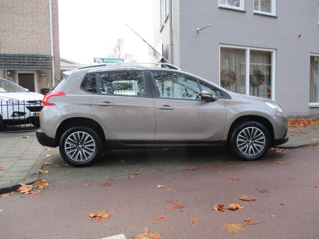 Peugeot 2008 1.2 PureTech Blue Lion / AUTOMAAT / AIRCO / GLAZEN-DAK / 32dkm