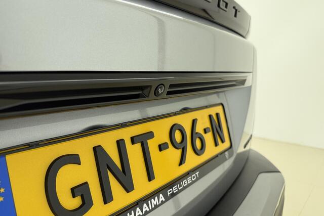 Peugeot 2008 1.2 Hybrid 136 GT Automaat | Navigatie | Dodehoek assistent | Camera | Draadloze telefoonlader | Zwart dak | Dakrails | Keyless