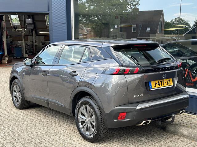 Peugeot 2008 1.2 Turbo 130 PK Active | All season banden | Volledig dealer onderhouden | 6 Versnellingsbak | Trekhaak 1200 KG | Navigatie via Telefoon | Stoelverwarming | Airconditioning | Lichtmetalen Velgen | Parkeersensoren | LED Verlichting | Apple Carplay & Andro