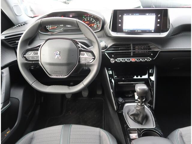 Peugeot 2008 130 Pk Luxe Allure * Unieke Kilometerstand * Door ons zelf onderhouden * * Navigatie * Stoelverwarming * Parkeer Camera * L.M. Velgen * Climate & Cruise Control * Start Button * Dab Radio * 1/2 Lederen Interieur * Apple Carplay / Android Auto * Vingerhoet