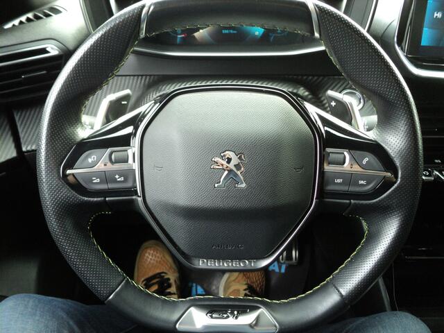 Peugeot 2008 1.2 GT 155pk