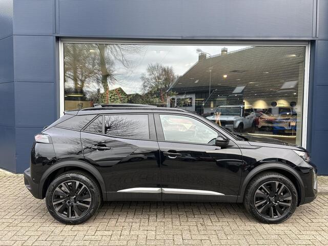 Peugeot 2008 1.2 Hybrid 145 PK GT | Automaat Hybride | VOORRAAD DEAL met ¤7.000 Korting | Panorama Schuif-/Kanteldak | Navigatie | 360 Graden Camera | Keyless Entry | Full LED Verlichting | Zwart Dak | Climate Control | 18" Lichtmetalen Velgen Evissa | Sportstoelen |