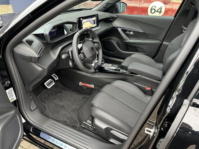Peugeot 2008 1.2 Hybrid 145 PK GT | Automaat Hybride | VOORRAAD DEAL met ¤7.000 Korting | Panorama Schuif-/Kanteldak | Navigatie | 360 Graden Camera | Keyless Entry | Full LED Verlichting | Zwart Dak | Climate Control | 18" Lichtmetalen Velgen Evissa | Sportstoelen |