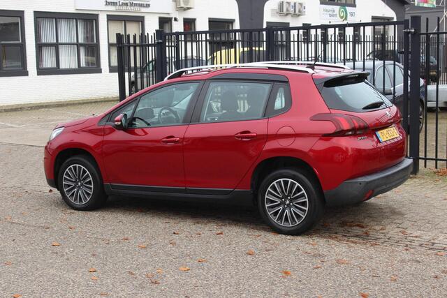 Peugeot 2008 1.2 PureTech Blue Lion, Navigatie!