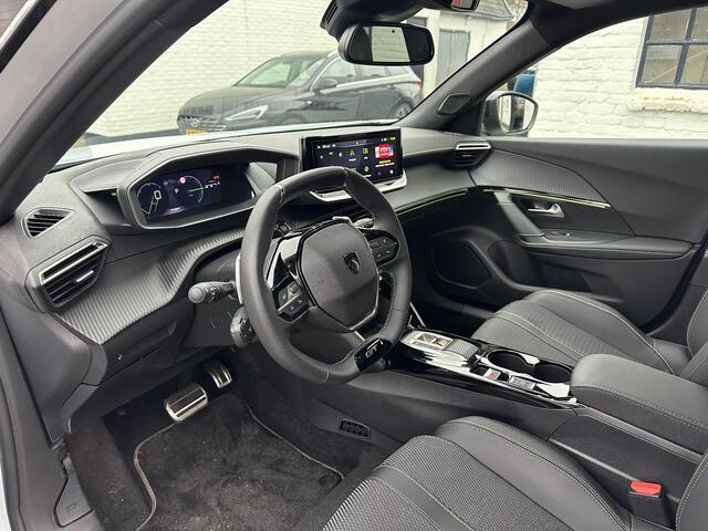 Peugeot 2008 1.2 Hybrid 145 PK GT | ¤ 8500,- DEMO VOORDEEL | Automaat Hybride | Navigatie | 360 Graden Camera | 18 Inch Evissa | Keyless Entry | Full LED Verlichting | Zwart Dak | Dode Hoek Detectie | Cruise Control Adaptief | Climate Control | Hoge Zitpositie |