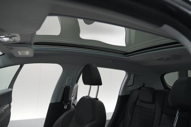 Peugeot 2008 PureTech 110 EAT6 GT-Line | Camera | Panoramadak | Navigatie | Parkeersensoren