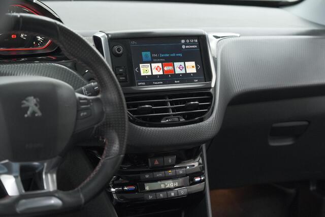 Peugeot 2008 PureTech 110 EAT6 GT-Line | Camera | Panoramadak | Navigatie | Parkeersensoren