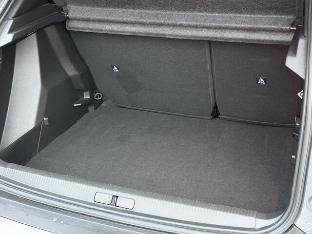 Peugeot 2008 Allure 1.2 PureTech 130PK Parkeersensoren, Stoelverwarming, Cruise control, Climate Control, Apple Carplay, Android Auto