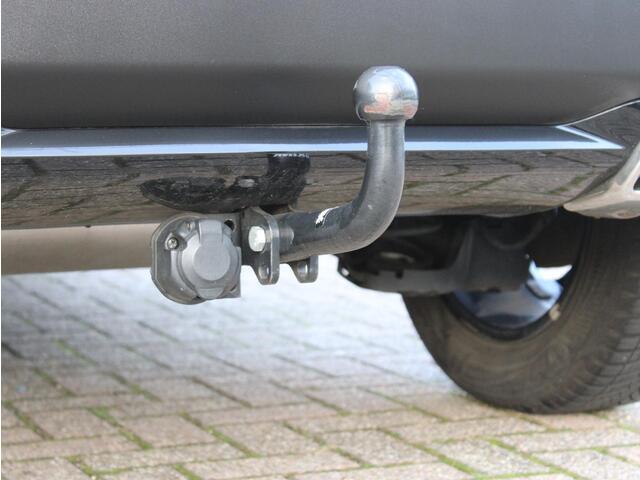 Peugeot 2008 1.2 PT GT Pack | Automaat | Camera / Trekhaak / Climate / Stoelverw. / Adapt. Cruise