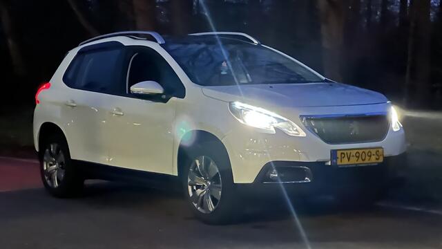 Peugeot 2008 1.2 PureT. Blue Lion