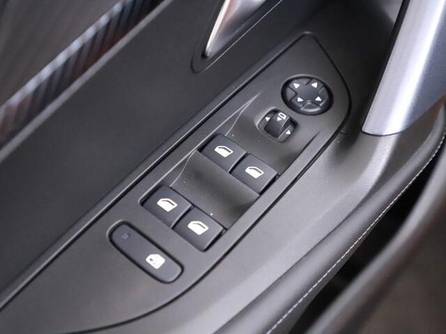 Peugeot 2008 1.2T 130PK Allure Trekhaak/Winterpakket/Ecc/Camera