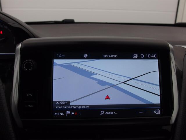 Peugeot 2008 1.2 PureTech Allure AUTOMAAT / D-RIEM VV / NAVI / CLIMA / PDC / CARPLAY / CAMERA / NL-AUTO