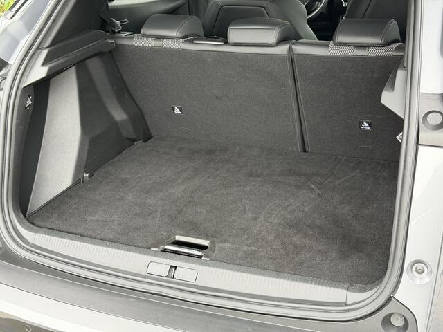 Peugeot 2008 GT 1.2 Hybrid 136PK e-DCS6 Automaat Navigatie, Achteruitrijcamera, Keyless, Parkeersensoren, Adaptieve Cruise Control, Apple Carplay, Android Auto