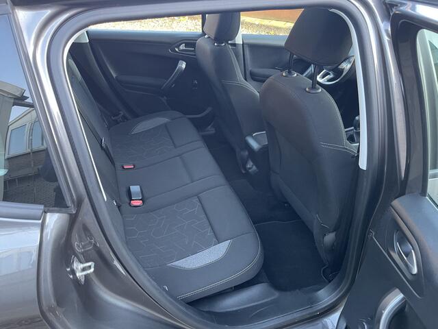 Peugeot 2008 1.2 PureTech Blue Lion Panoramadak, lichtmetalen velgen