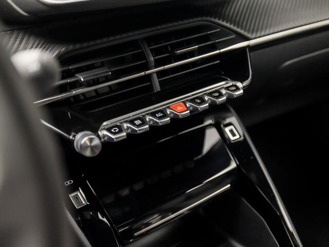 Peugeot 2008 1.2 PureTech Allure Sport Automaat (APPLE CARPLAY, GROOT NAVI, LEDER, ZWART HEMEL, 360 CAMERA, SPORTSTOELEN, GETINT GLAS, CRUISE, NIEUWSTAAT)
