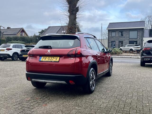 Peugeot 2008 1.2 PureTech Allure Navigatie Cruise control