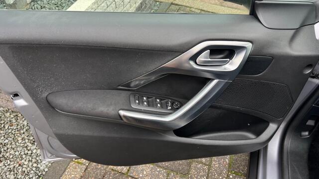 Peugeot 2008 1.2 Pure Tech GT line automaat