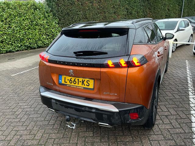 Peugeot 2008 GT-Line 1.2 PureTech 130PK EAT8 Automaat Navigatie, Achteruitrijcamera, Leder, Panoramadak, Stoelverwarming, Massage, Trekhaak