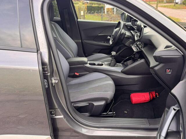 Peugeot 2008 1.2 PureTech Allure 131PK | Garantie