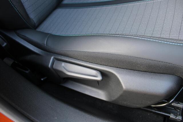 Peugeot 2008 1.2 PureTech Allure Pack Airco Navi Carplay 1e eig. 25.732km Nieuwstaat