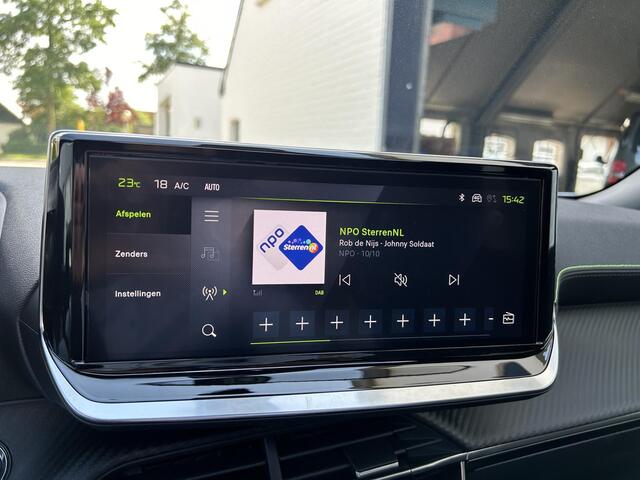 Peugeot 2008 1.2 Turbo 130 PK GT Automaat | Panoramadak | Lichtmetaal | Full LED Verlichting | Navigatie | Digitaal Dashboard | HD Camera | Keyless Entry | Climate Control | Cruise Control | Safety Pakket | Zwart Dak | Lichtmetalen Velgen |