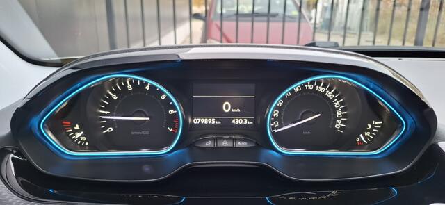 Peugeot 2008 1.2 PT Allure NAP NAVI PDC CarPlay Panorama