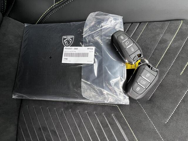 Peugeot 2008 Hybrid 145 GT / Nieuw, veel voordeel / tot 8 jaar Garantie / Elektr. schuifdak en bestuurdersstoel / Stoelverwarming / Camera 360° / Adapt. CC / Navi / Apple Carplay Android / 17" LM wielen / ook in grijs leverbaar
