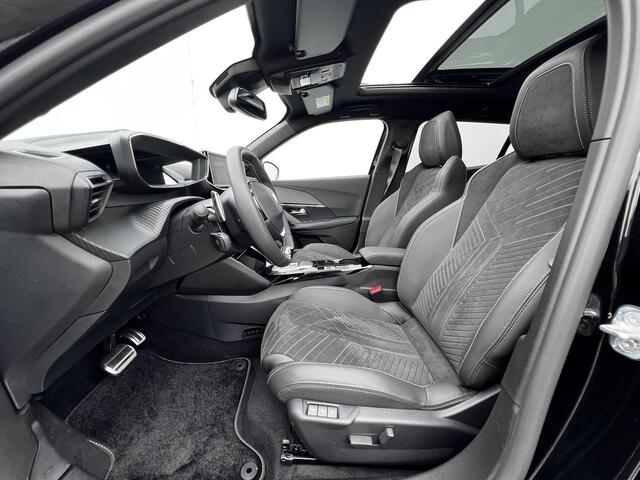 Peugeot 2008 Hybrid 145 GT / Nieuw, veel voordeel / tot 8 jaar Garantie / Elektr. schuifdak en bestuurdersstoel / Stoelverwarming / Camera 360° / Adapt. CC / Navi / Apple Carplay Android / 17" LM wielen / ook in grijs leverbaar