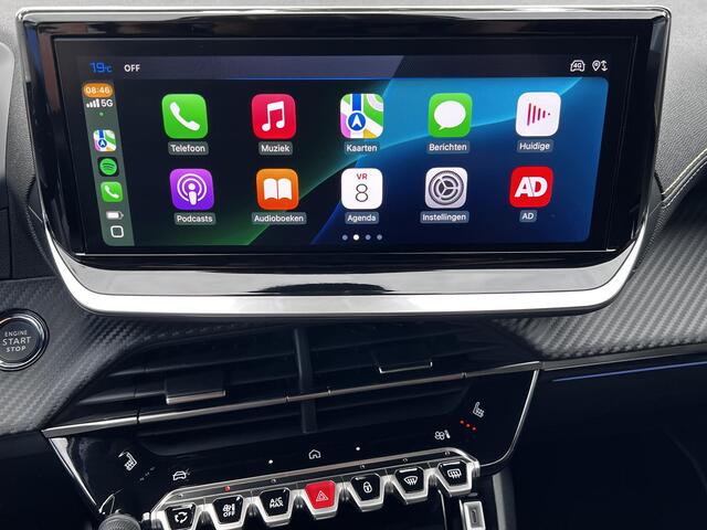 Peugeot 2008 Hybrid 145 GT / Nieuw, veel voordeel / tot 8 jaar Garantie / Elektr. schuifdak en bestuurdersstoel / Stoelverwarming / Camera 360° / Adapt. CC / Navi / Apple Carplay Android / 17" LM wielen / ook in grijs leverbaar