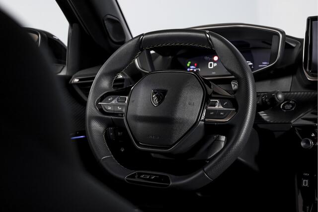 Peugeot 2008 1.2 Hybrid 145 GT - Automaat | Alcantara Pack | Drive Assist Pack | Dig. Cockpit | Adapt. Cruise | Stoelverw. | PDC | Camera | NAV + App. Connect | ECC | DAB | LM 17" | 7665