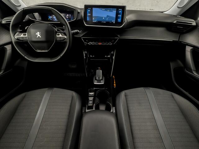 Peugeot 2008 1.2 PureTech Allure Sport Automaat 131Pk (VIRTUAL COCKPIT, APPLE CARPLAY, LEDER, 360 CAMERA, STOELVERWARMING, SPORTSTOELEN, KEYLESS, GETINT GLAS, LED KOPLAMPEN, NIEUWSTAAT)