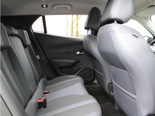 Peugeot 2008 1.2 PureTech Allure | Navi / Camera / Climate