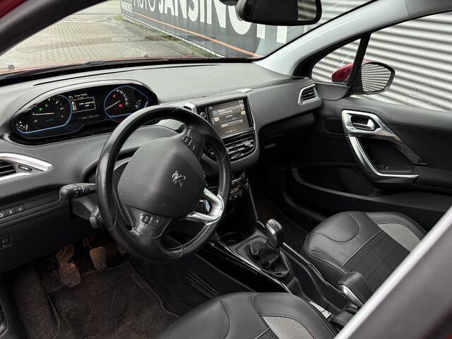Peugeot 2008 1.2 PureTech Allure | Clima | Camera | Navigatie | Bluetooth | Panoramadak | Afn. Trekhaak | RIJKLAARPRIJS INCL 12 MAANDEN GARANTIE EN BEURT