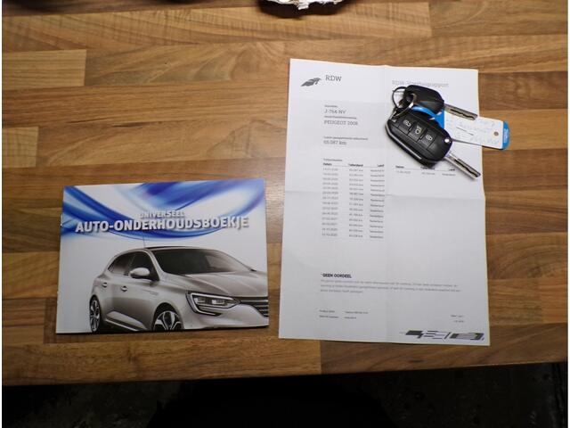 Peugeot 2008 1.2 PureTech Allure AUTOMAAT CRUISECONTROL TELEFOON......