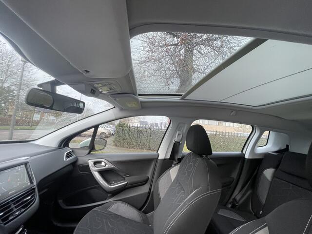 Peugeot 2008 1.2 PureTech Active Panodak distributie net gedaan nl auto en nap!!!!! AUTOMAAT!!!!