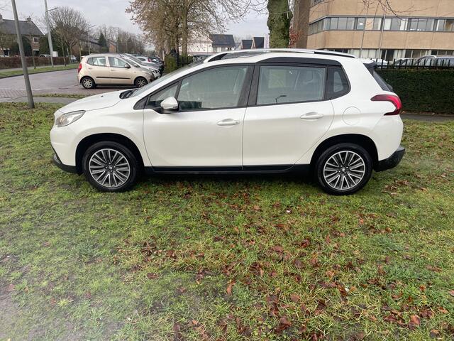 Peugeot 2008 1.2 PureTech Active Panodak distributie net gedaan nl auto en nap!!!!! AUTOMAAT!!!!