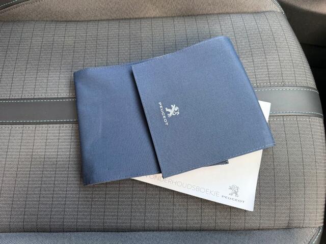 Peugeot 2008 1.2 PT B.L. ALLURE NAVI AIRCO/ECC PDC