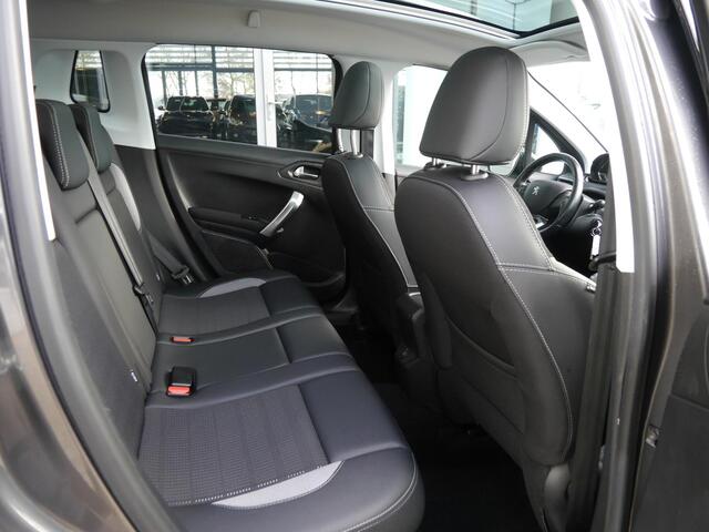 Peugeot 2008 1.2 PureTech Blue Lease Allure | 110PK | Trekhaak | Camera | Climate control | Lichtmetalen velgen | Navigatie | Cruise control