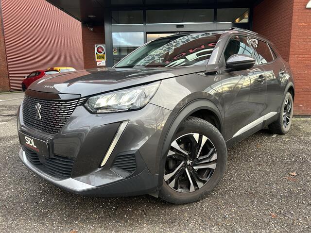 Peugeot 2008 1.2 PureTech Allure // FULL LED // NAVI + CARPLAY // CAMERA // KEYLESS // PDC