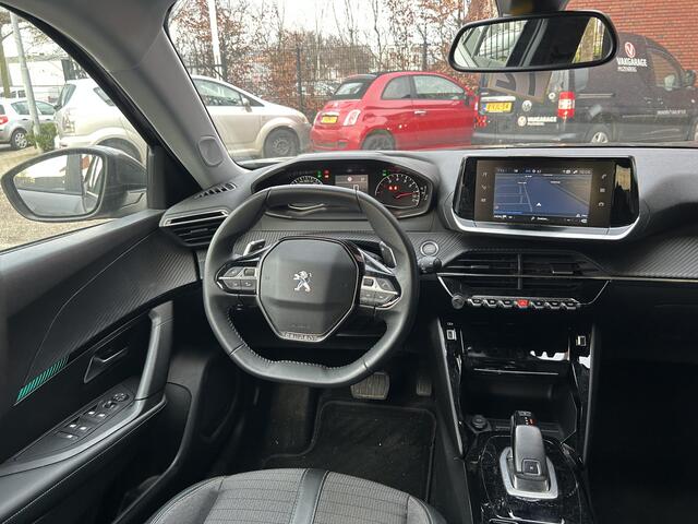 Peugeot 2008 1.2 PureTech Allure // FULL LED // NAVI + CARPLAY // CAMERA // KEYLESS // PDC