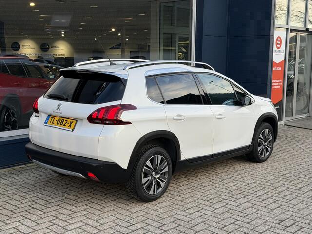 Peugeot 2008 1.2 Turbo 110 pk Allure | Full map Navigatie | LED-dagrijverlichting | 16 inch LM Velgen | Panorama-dak | Grip Control | 4-seizoenen banden | Climate Control | Cruise Control | Hoge instap |
