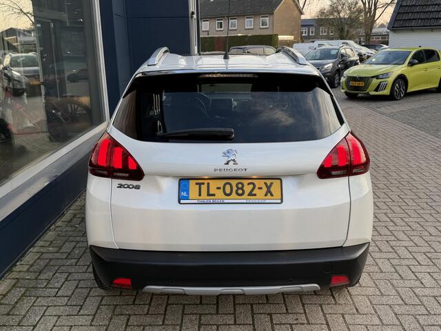 Peugeot 2008 1.2 Turbo 110 pk Allure | Full map Navigatie | LED-dagrijverlichting | 16 inch LM Velgen | Panorama-dak | Grip Control | 4-seizoenen banden | Climate Control | Cruise Control | Hoge instap |