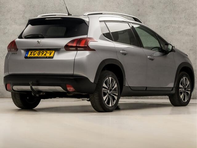 Peugeot 2008 1.2 PureTech Allure Sport Automaat (PANORAMADAK, APPLE CARPLAY, NAVIGATIE, CLIMATE, LEDER, GETINT GLAS, SPORTSTOELEN, PARKEERSENSOREN, LM VELGEN, TREKHAAK, NIEUWSTAAT)