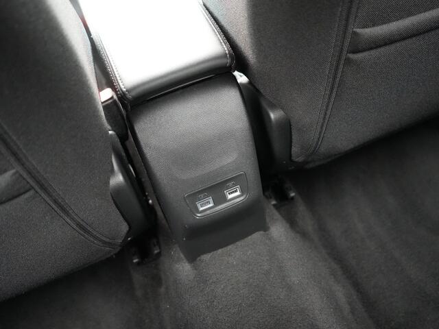 Peugeot 2008 1.2 Hybrid 145 Allure Stoere uitvoering!!