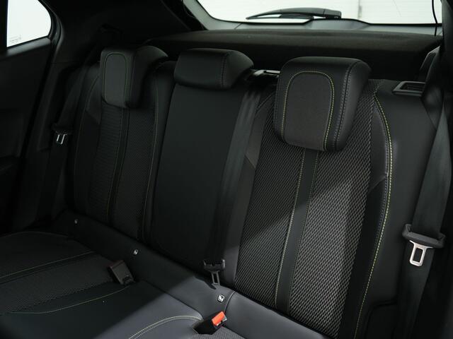 Peugeot 2008 1.2 HYBRID 136PK GT E-DCS6 | Carplay | Cruise Adaptief | 360 camera